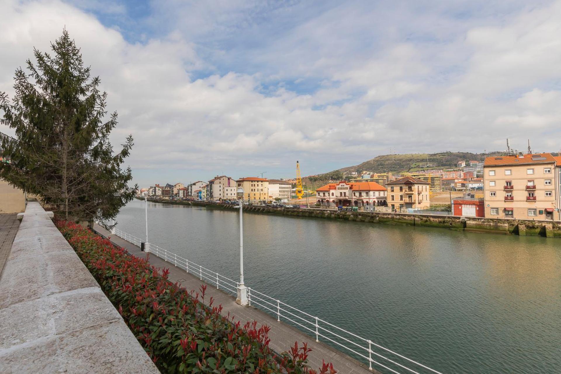 Akomodat En Apartamento Luminoso Junto Al Paseo De La Ria Bilbao Dış mekan fotoğraf