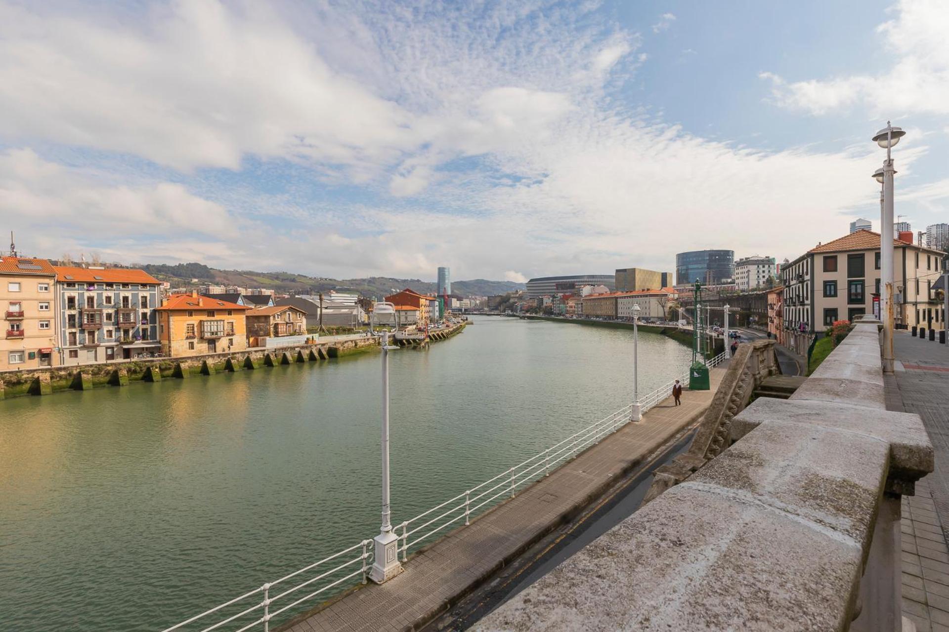 Akomodat En Apartamento Luminoso Junto Al Paseo De La Ria Bilbao Dış mekan fotoğraf
